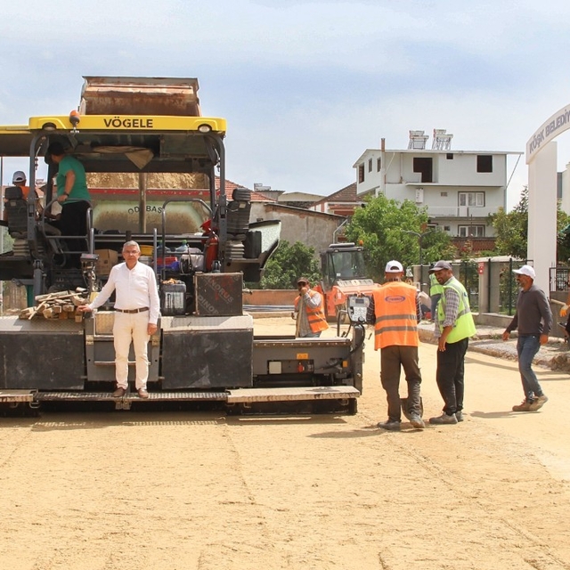 Köşk'te altyapısı tamamlanan yollarda asfalt öncesi çalışma başladı