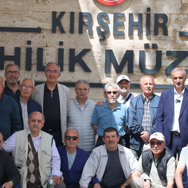 ERÜ İlahiyat Fakültesi 1985 mezunları Kırşehir'de buluştu