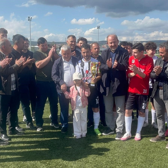 Tavşanlı'da ligin bitimine 2 hafta kala şampiyon Göbelspor oldu