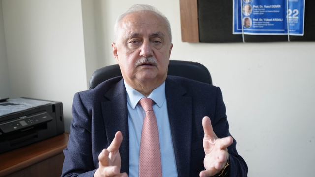 Fındıkta kırmızı alarm: "Küresel iklim olayları, Karadeniz'de fındık sulamasını zorunlu hale getirdi"
Prof. Dr. Yusuf Demir:
"Fındıkta sulama lüks değil, zorunlu ihtiyaç"
"Fındık sulaması olgunlaşma ve iriliği artırırken, donma riskini azaltıyor"
"Gelecek yıllarda fındığın Karadeniz'de yetişme şartları zor hale gelecektir"
