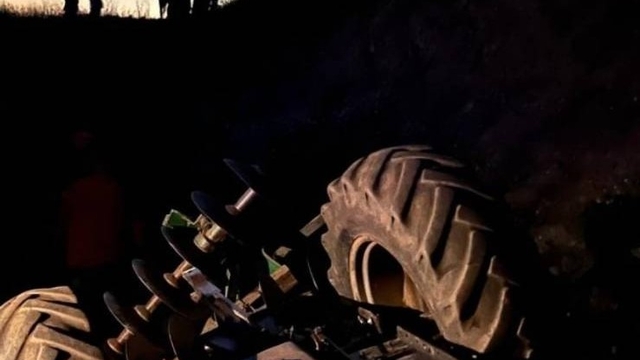 Manisa'da 9 metreden yuvarlanan traktörün sürücüsü hayatını kaybetti