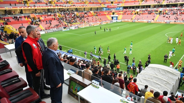 Kayserispor Onursal Başkanı Büyükkılıç: "Kayserispor bu şehrin değeridir"
