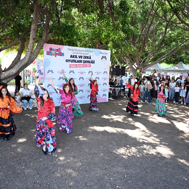 Mersin'de çocuklar akıl ve zeka oyunları şenliğinde buluştu