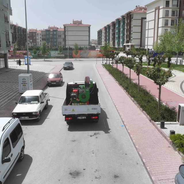 Karatay Belediyesi'nden Kurban Bayram öncesi ilaçlama mesaisi
