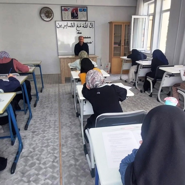 Simav'da "Çocuk İlmihali" bilgi yarışması yapıldı