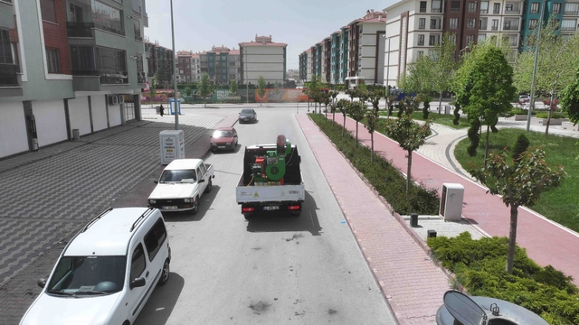 Karatay Belediyesi'nden Kurban Bayram öncesi ilaçlama mesaisi