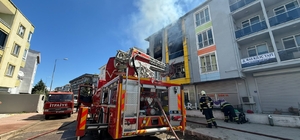 Çanakkale'de 3 katlı apartmanda çıkan yangın söndürüldü