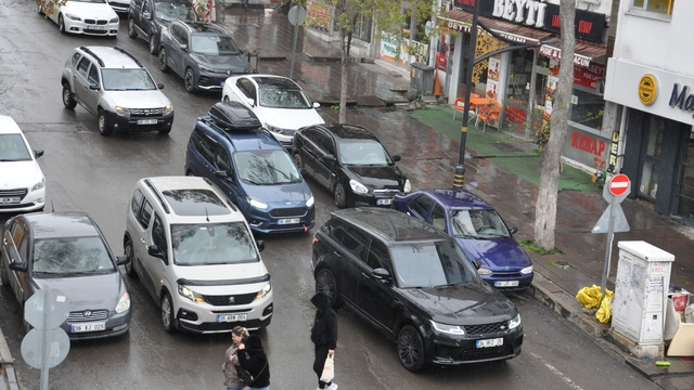 Kars bölgenin araç lideri oldu: Trafikte 55 bin 774 araçla zirveye yerleşti