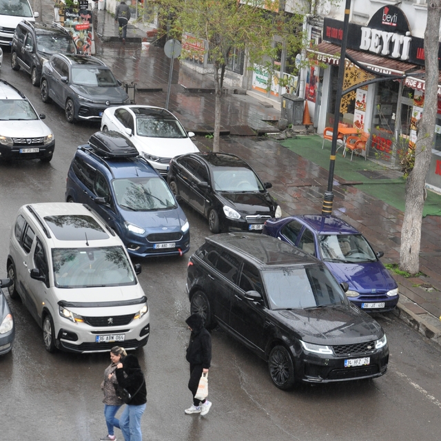 Kars bölgenin araç lideri oldu: Trafikte 55 bin 774 araçla zirveye yerleşti