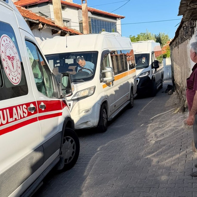 İşçi servisine çıkmadan kalp krizi geçiren şoför hayatını kaybetti