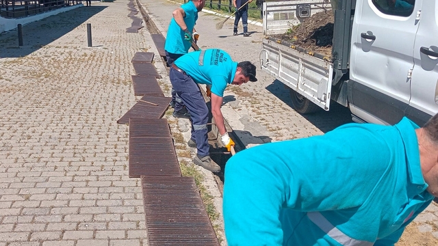 Hayvan pazarında bayram mesaisi başladı
Efeler Belediyesi,  pazarı bayrama hazırladı