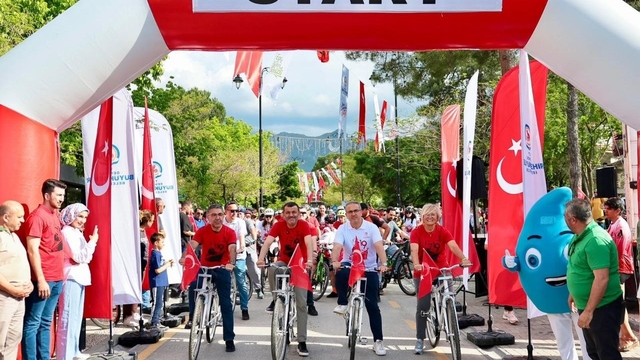19 Mayıs ruhuyla umuda pedal çevirdiler