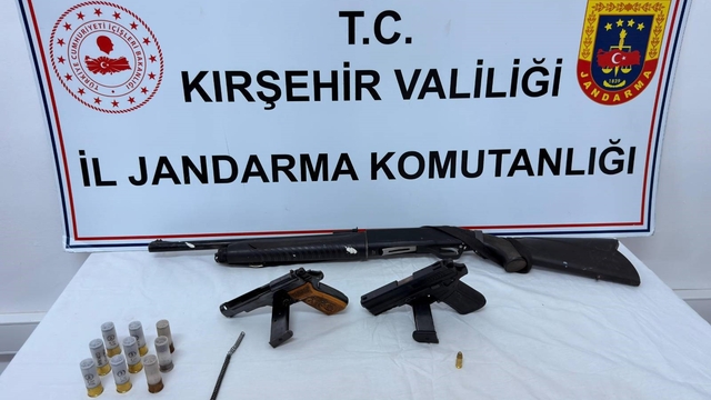 Kırşehir'de ruhsatsız silah operasyonu