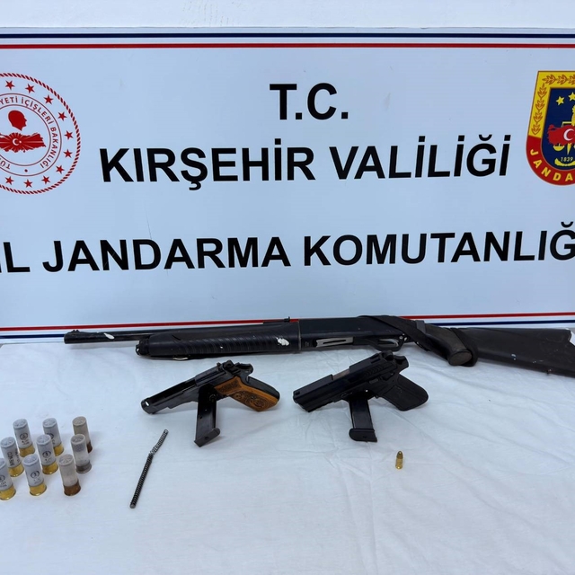 Kırşehir'de ruhsatsız silah operasyonu
