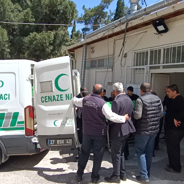 Av tüfeğiyle ateş açtığı komşusunu öldürdü
