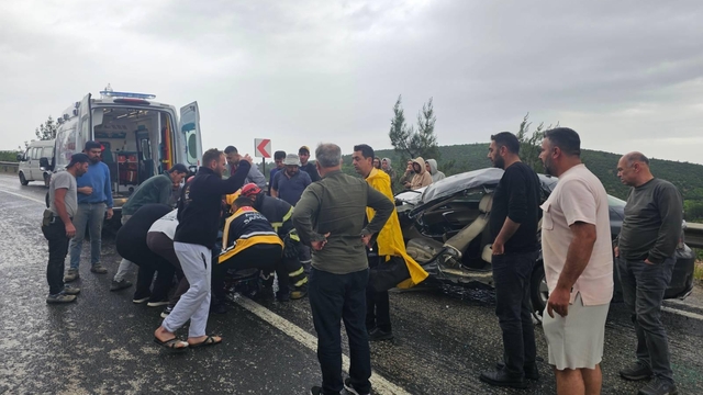 Bilecik'te kayan dorsenin çarptığı otomobil sürücüsü yaralandı
