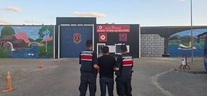 Jandarma çeşitli suçlardan aranan 43 kişiyi yakaladı