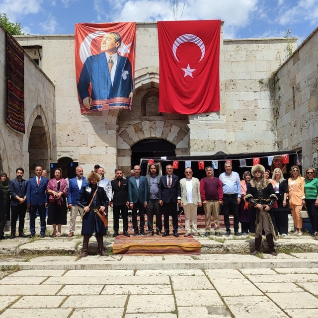 Tarihi Akhan Kervansarayında Yörük kültürüne ev sahipliği yaptı