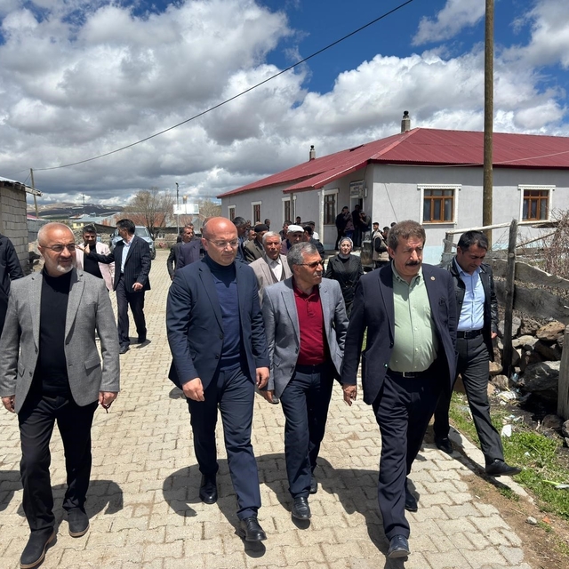 Fırat, Tekman ve Karayazı'da halkla buluştu