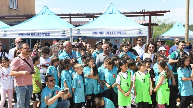 Türkiye'nin dört bir yanından gelen sporcular Balıkesir'de buluştu
Genç sporcular Balıkesir'de kıyasıya mücadele etti