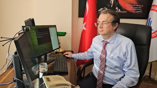 10 farklı parametreyi bir araya getirip Türkiye'nin heyelan risk haritasını oluşturdular
Prof. Dr. Şenol Hakan Kutoğlu: "Vatandaşlar 30 metre çözünürlükle heyelan riskini görebilecek"
