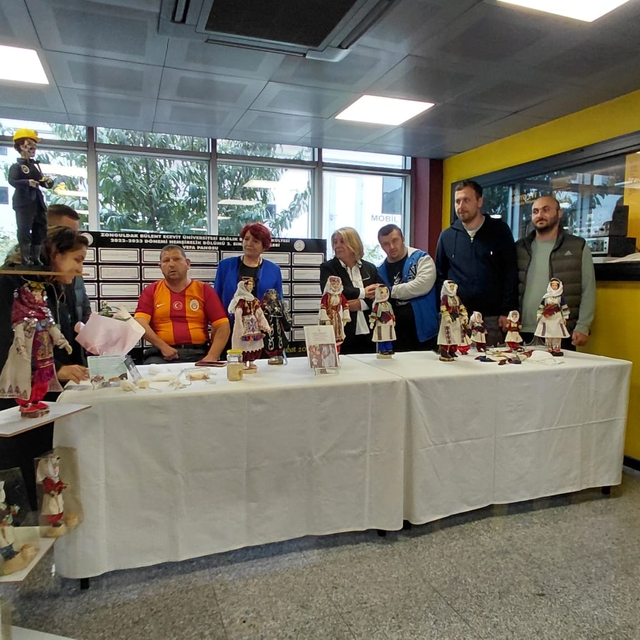 Zonguldak'ta kitre ve bez bebek sergisi açıldı