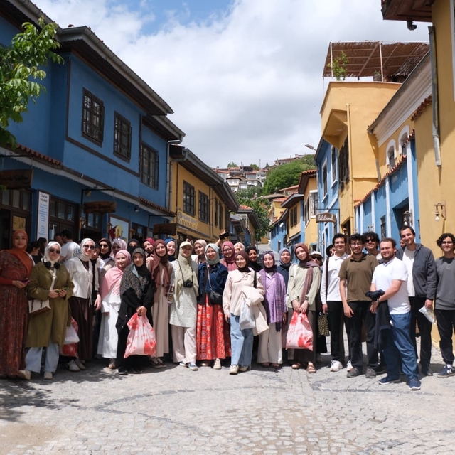 Üniversite öğrencilerinden Buldan'a kültür çıkarması