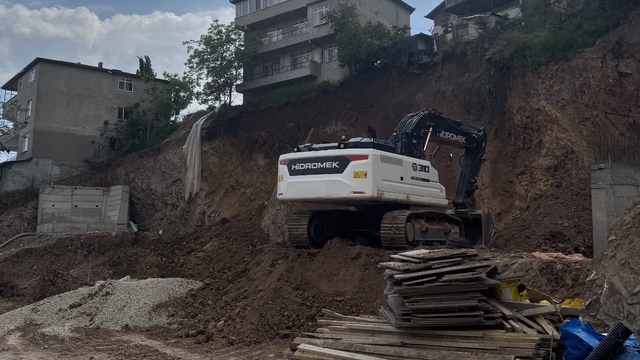 Kocaeli'de toprak kayması nedeniyle 5 bina tahliye edildi