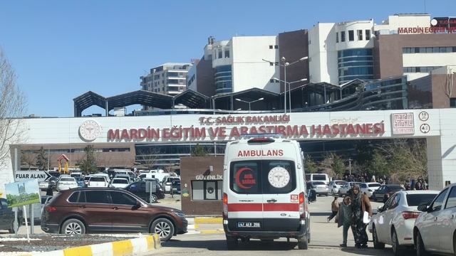 Geri manevra yapılan otomobilin altında kalan çocuk hayatını kaybetti