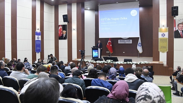 ETÜ ve TU12 İş Birliğinde "Yapay zekâ temalı eğitimde iyi örnekler çalıştayı" düzenlendi
