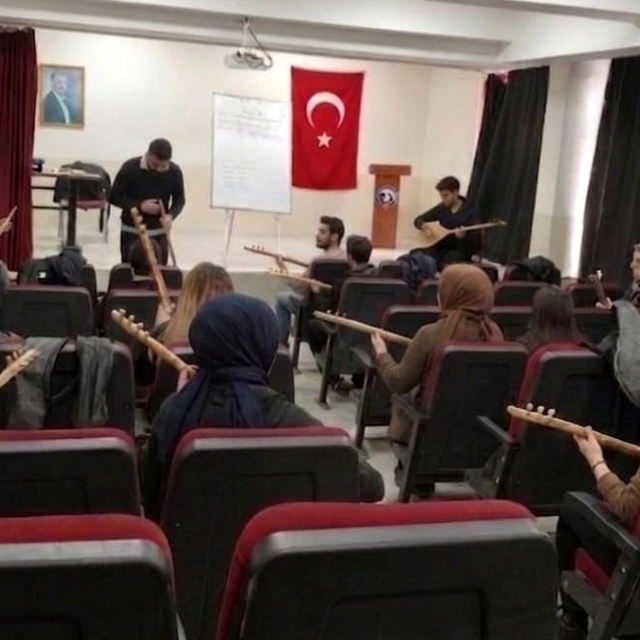 Tercan Halk Eğitim Merkezinde kurslar ilgi görüyor