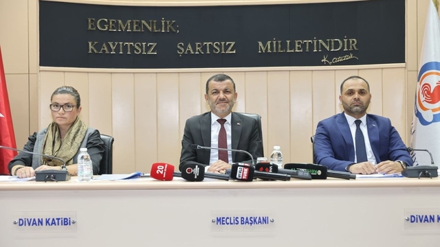 Denizli Büyükşehir Meclisinden sosyal refah ve üretim odaklı kararlar
Çiftçiye tohum, dar gelirliye bayram desteği
Başkan Çavuşoğlu; "Şeffaf ve hesap verilebilir belediyecilik yapıyoruz"