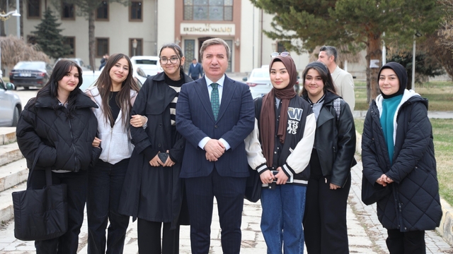 Vali Aydoğdu'dan gençlere umut dolu mesaj