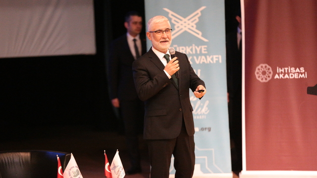 Bolu Abant İzzet Baysal Üniversitesi ve TÜGVA işbirliğinde "İhtisas Akademi" programı düzenlendi