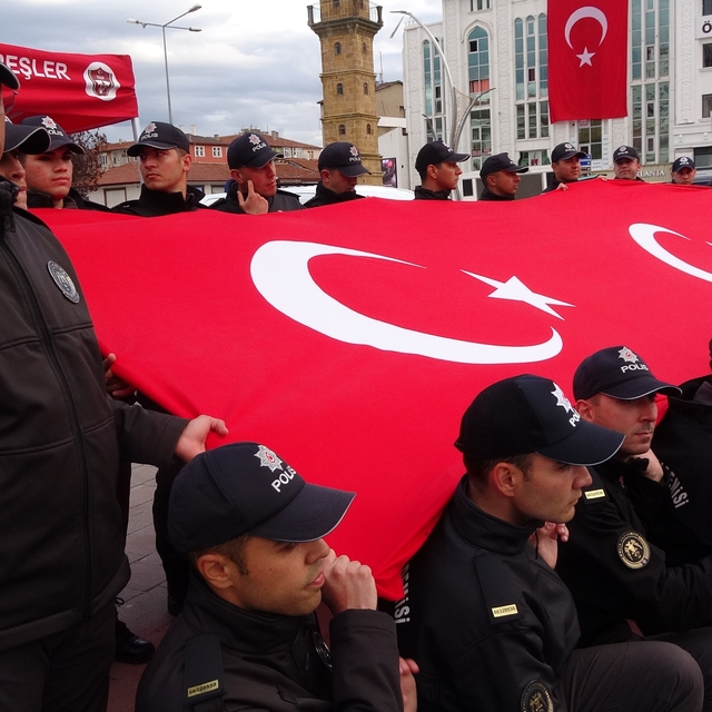 Yozgat'ta bayrak yürüyüşü coşkuyla gerçekleştirildi