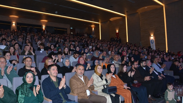Çorum'da Gençlik Korosu'ndan 19 Mayıs konseri