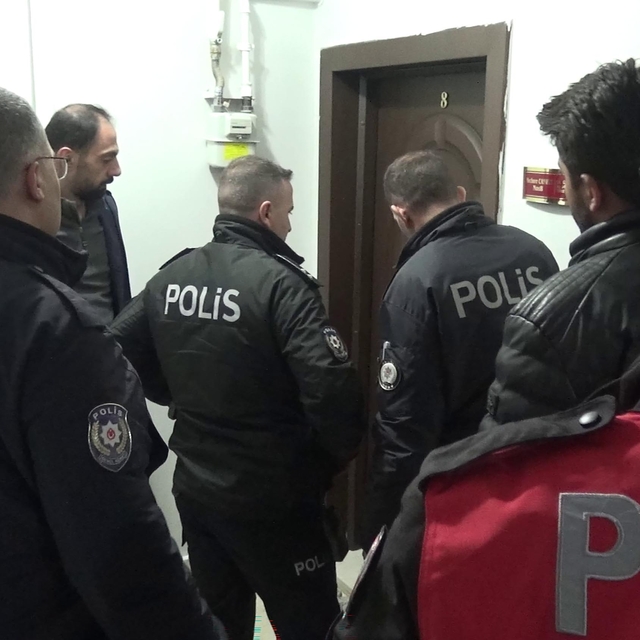 Anneannesini bıçakla yaralayıp rehin aldı, teyzesi güçlükle ikna etti