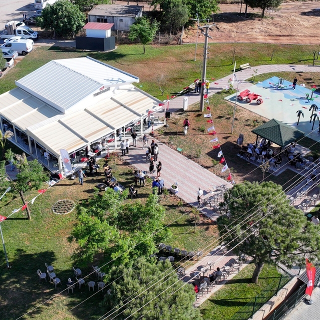 Yurt Kafe ve Işıklı Parkı hizmete açıldı