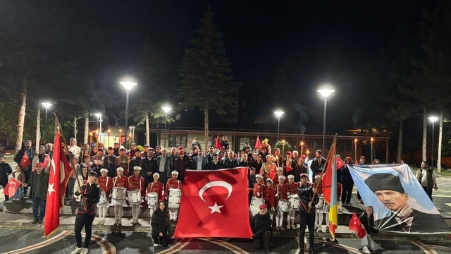 İhsangazi'de fener alayı düzenlendi