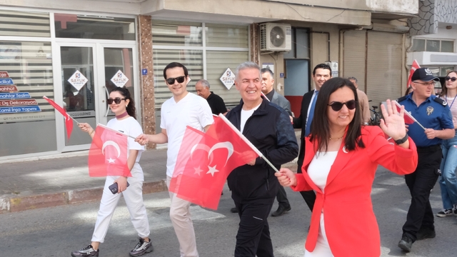 Başkan Erol: "Gençliğimiz için üretmeye ve yatırım yapmaya devam ediyoruz"