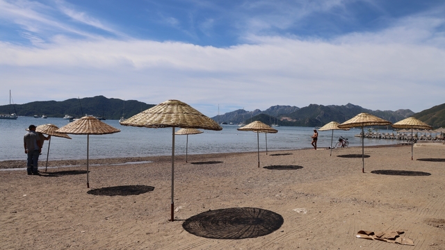 Marmaris'te halk plajları sezona hazırlanıyor
