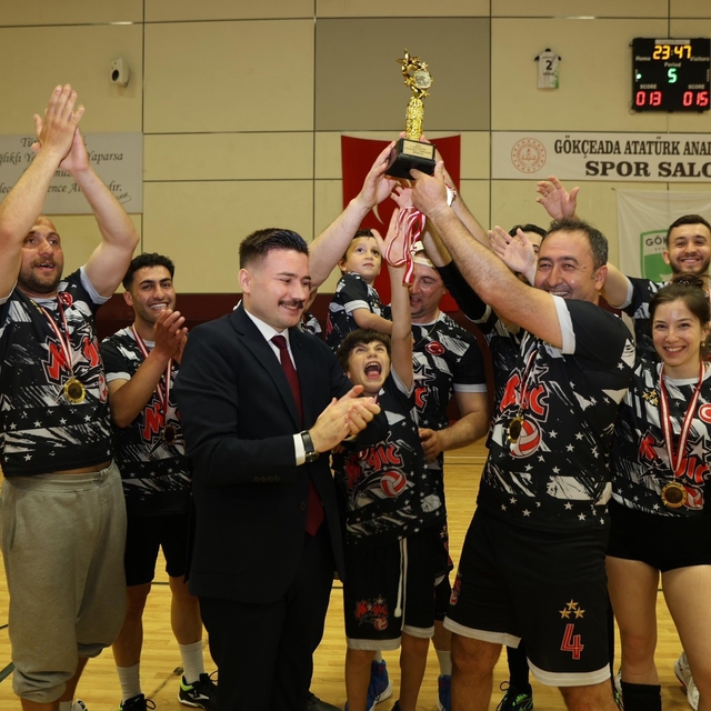 Gökçeada'da 7. geleneksel voleybol turnuvası düzenlendi