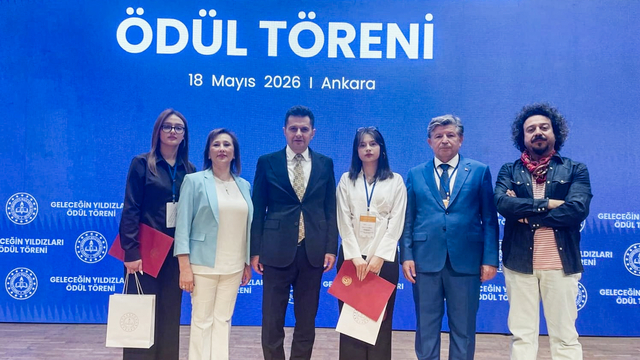 Adana'da çektikleri kısa filmle birinci olan lise öğrencileri ödüllerini aldı