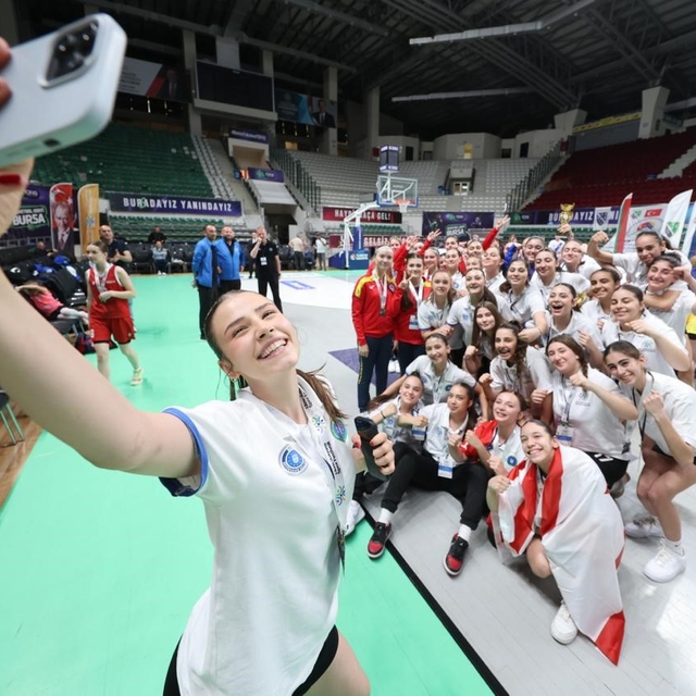 Bursa'da spor şenliklerinde kardeşlik rüzgarı