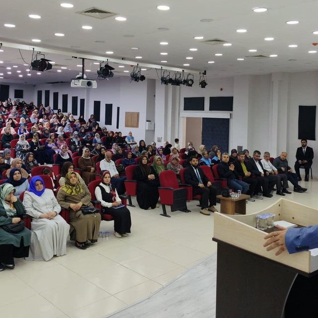 Adıyaman'da "Dijital dünyada çocuk ve ebeveyn olmak" konferansı düzenlendi