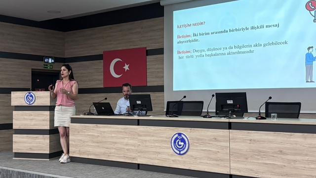 Biga'da polislere iletişim eğitimi verildi