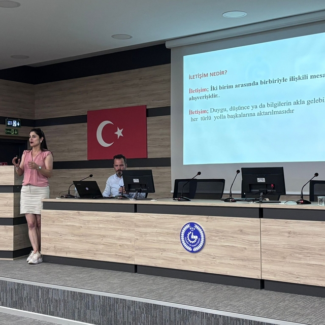 Biga'da polislere iletişim eğitimi verildi