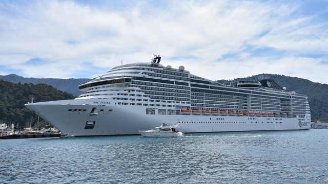 Marmaris'e "MSC Divina" kruvaziyeriyle 3 bin 585 turist geldi