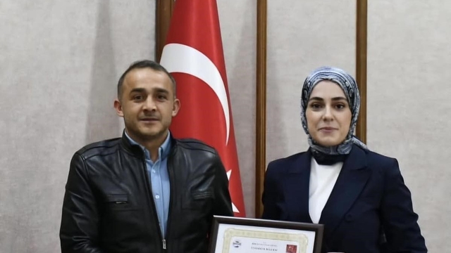 Eslem'i kurtaran dalgıç Kemal Ateş'e teşekkür belgesi