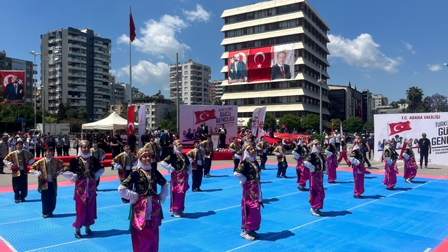 Adana'da 19 Mayıs Gençlik ve Spor Bayramı kutlandı